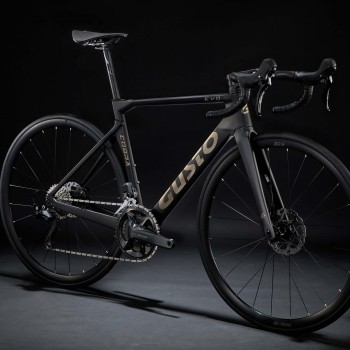 Gusto Cobra EVO Shimano 105 - Preto