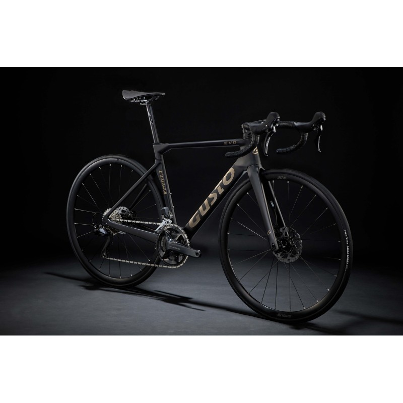 Gusto Cobra EVO Shimano 105 Di2 - Preto