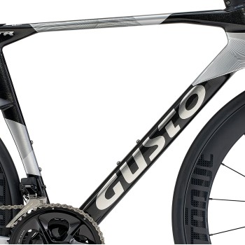 Gusto GTR - Shimano 105 Di2 - Preto